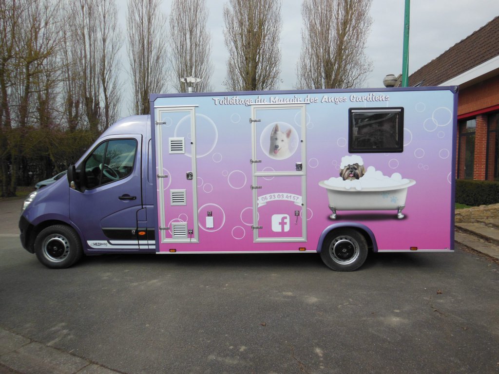 Camion toilettage canin Hedimag salon toilettage mobile