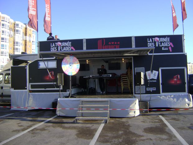 Podium & Showroom