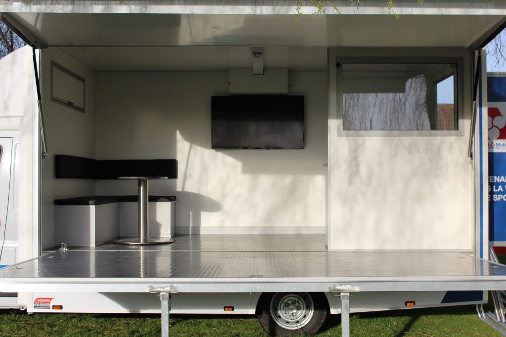 camion podium hedimag podium mobile camion évènementiel