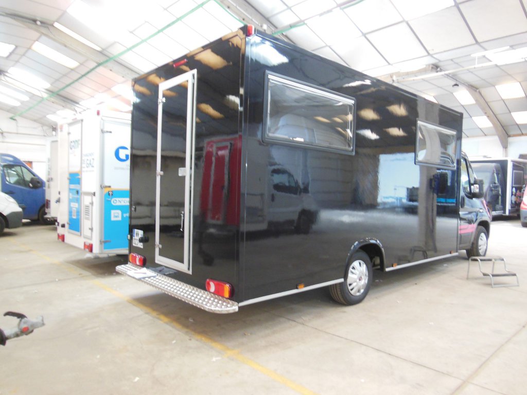 camion coiffure barber truck barbier mobile
