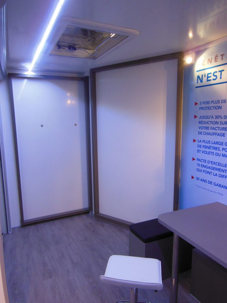 camion showroom mobile