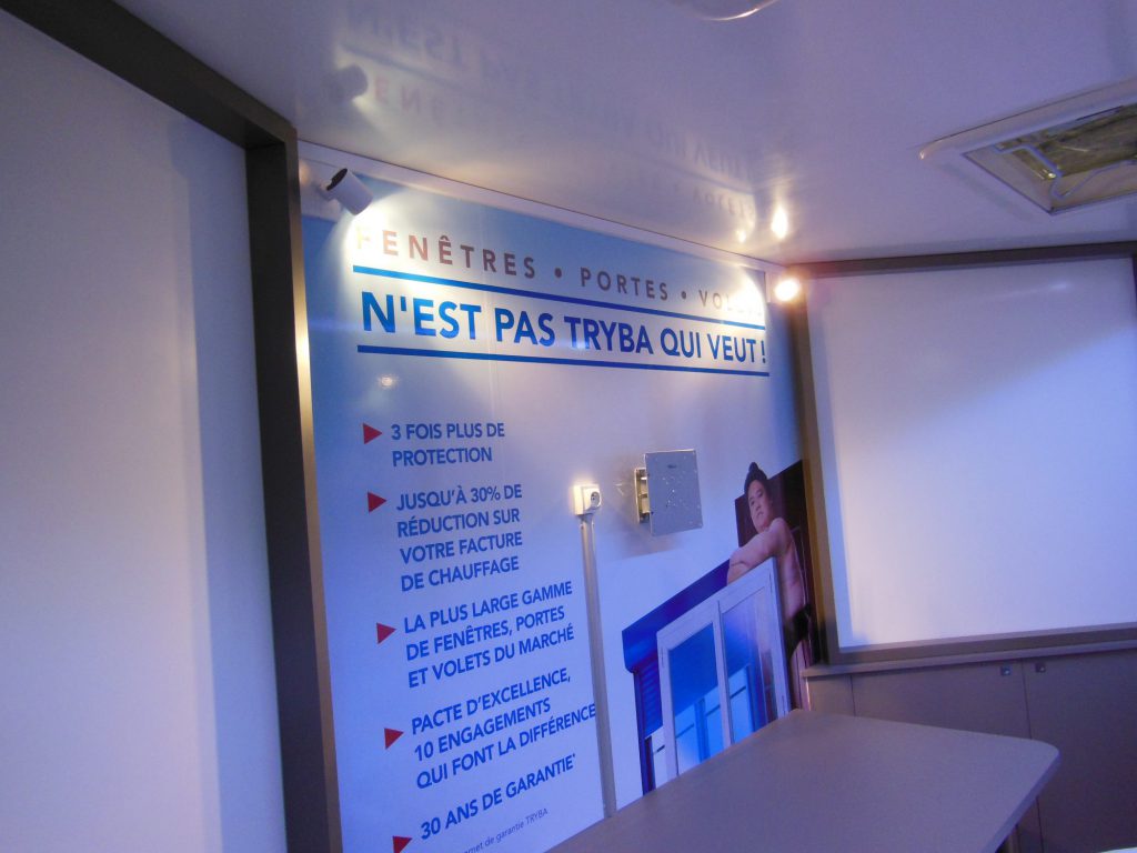 camion showroom mobile