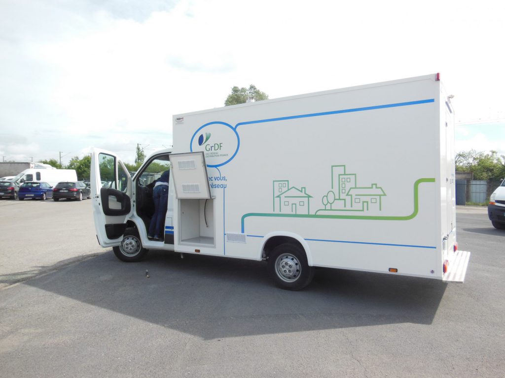 camion showroom mobile