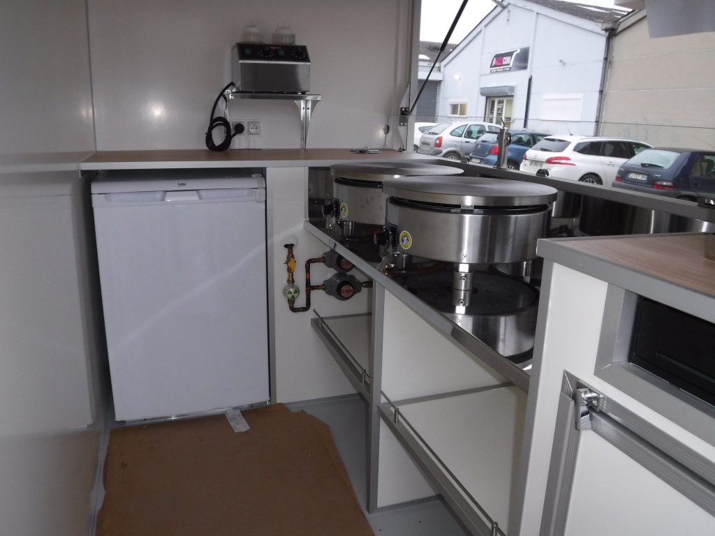 remorque crêpes gaufres glaces hedimag R2500 crêpes