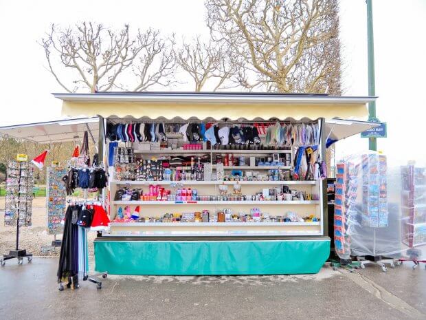 Remorque vente de vêtements