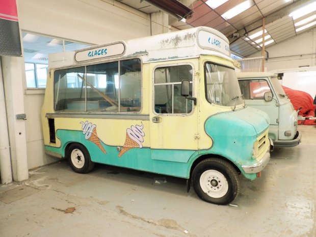Bedford foodtruck Ref C033