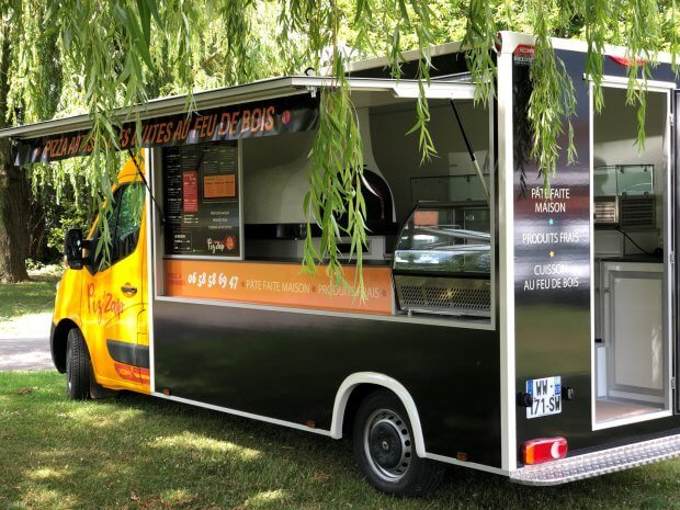 Camion Pizza au feu de bois