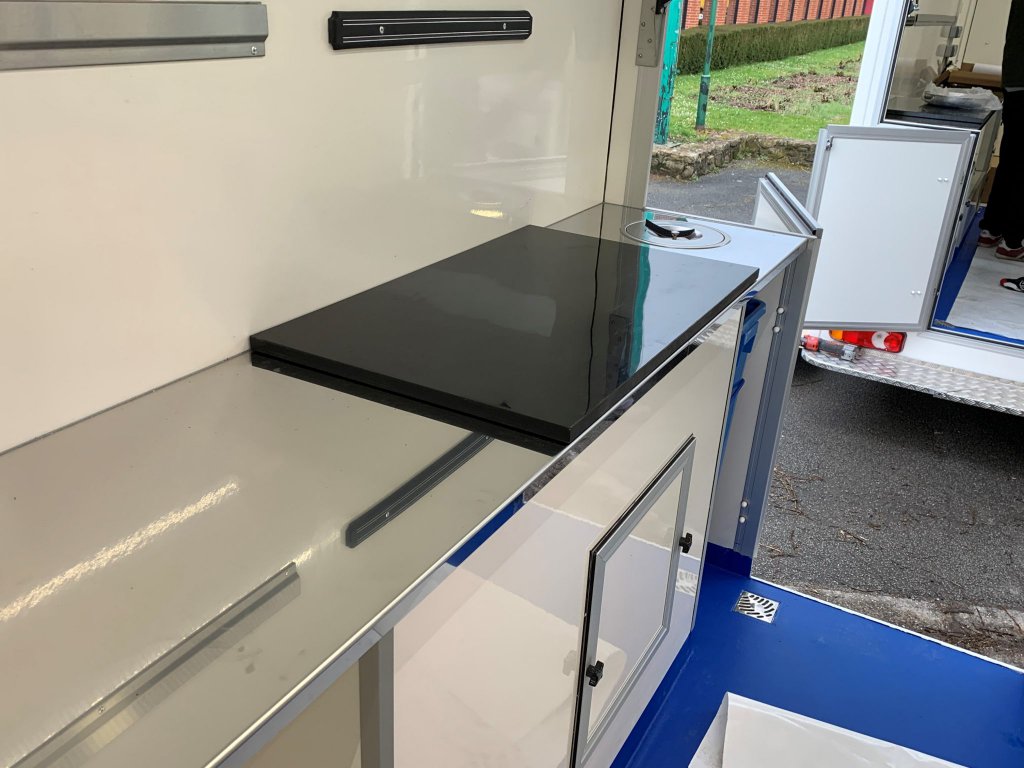 Camion poissonnerie Hedimag