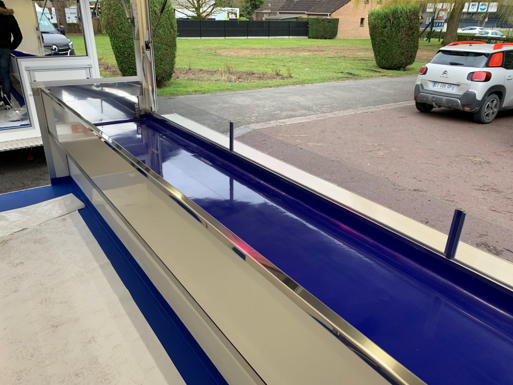 Camion poissonnerie Hedimag