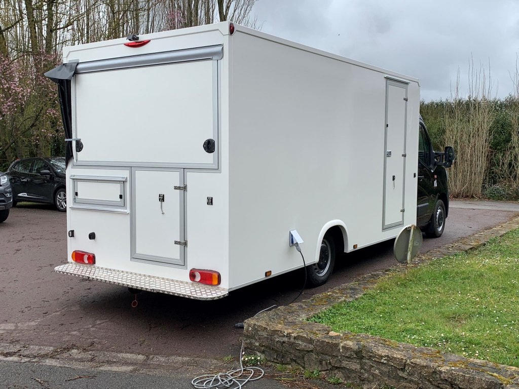 Camion poissonnerie Hedimag