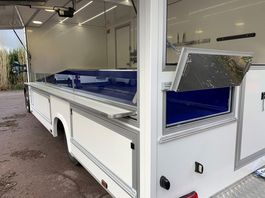 Camion poissonnerie Hedimag