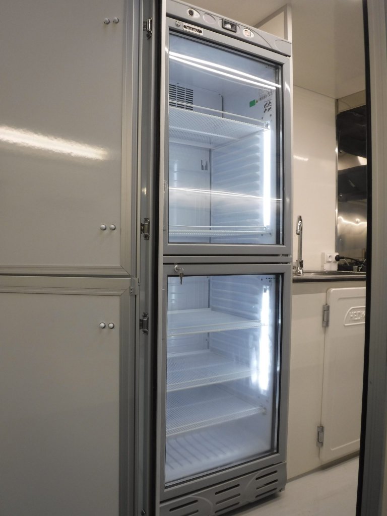 Ford Transit access cuisine snack