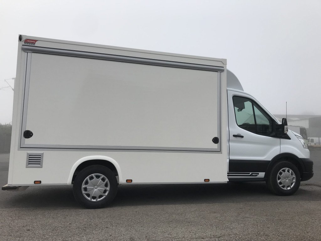 Ford Transit access cuisine snack