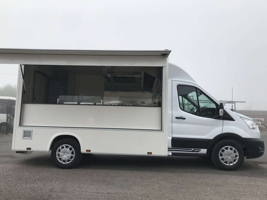 Ford Transit access cuisine snack