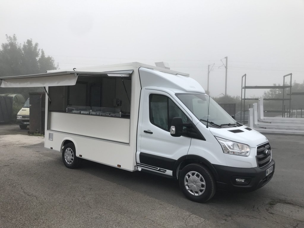 Ford Transit access cuisine snack