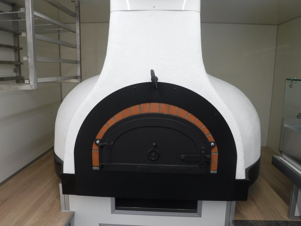 Le Pizzaiolo Hermann camion ford transit access pizza bois
