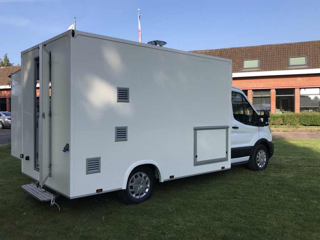 Le Pizzaiolo Hermann camion ford transit access pizza bois