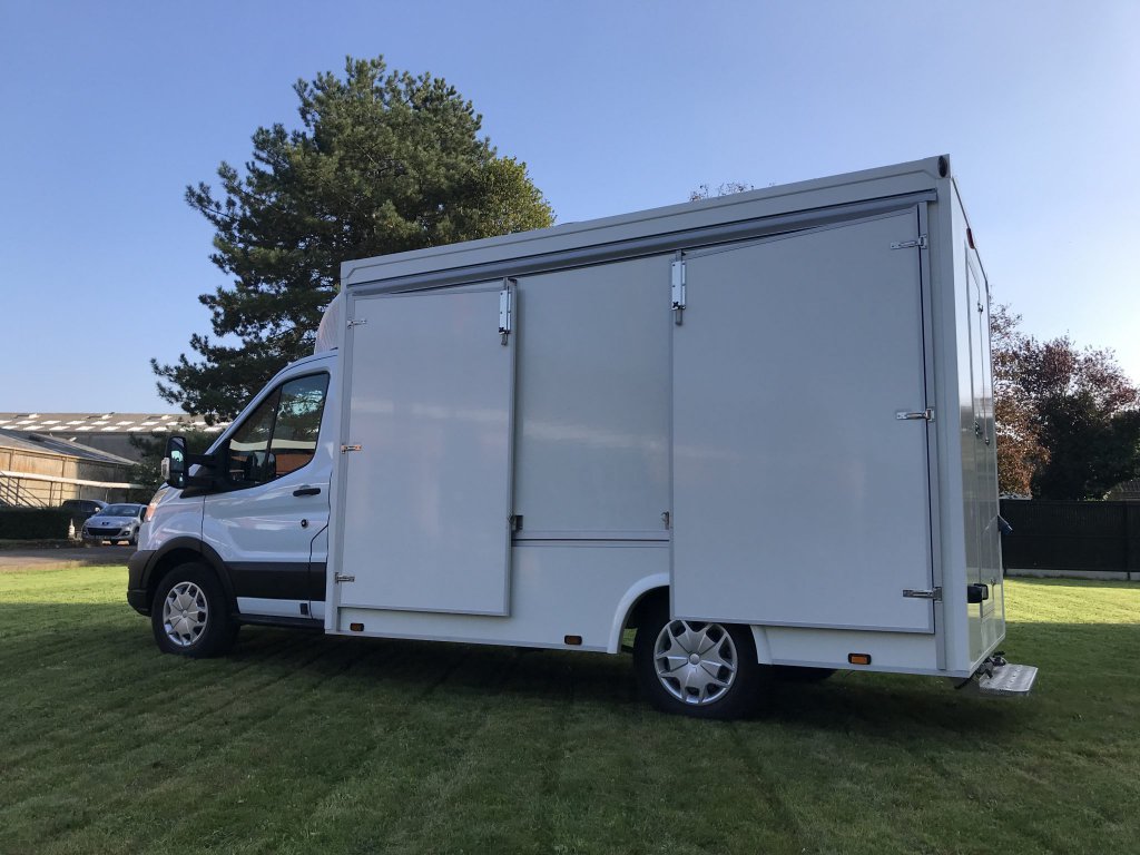 Le Pizzaiolo Hermann camion ford transit access pizza bois