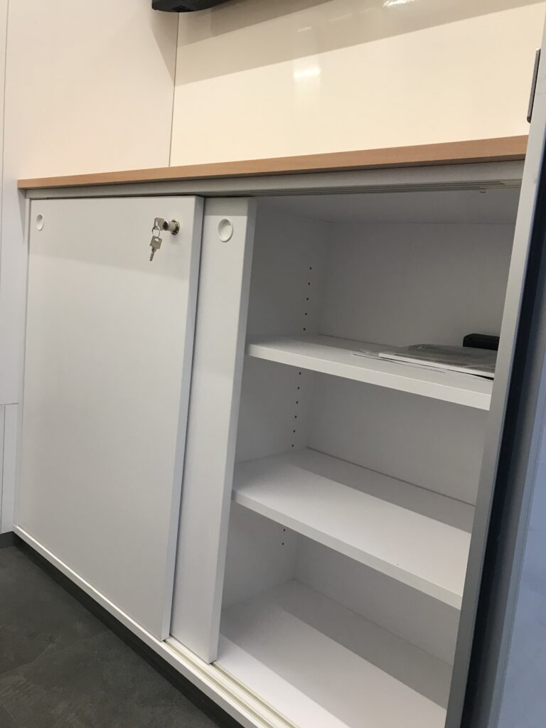 camion médecine Hedimag medico truck cabinet médical ambulant (4)